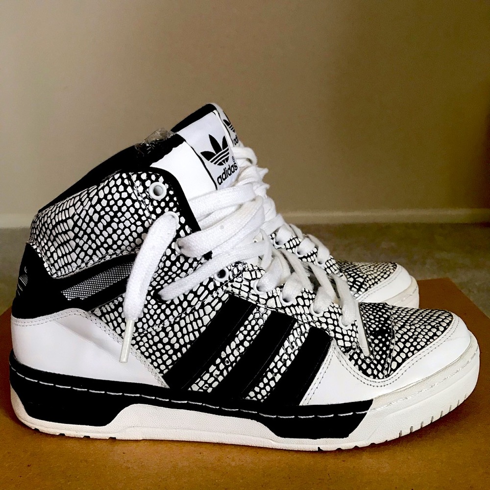 Adidas snake print vintage hi top men’s size 9